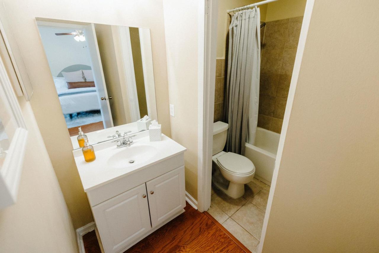 Centrally Located 3Br Overton Square Fast Wifi Free Parking Yes Pets Memphis Bagian luar foto