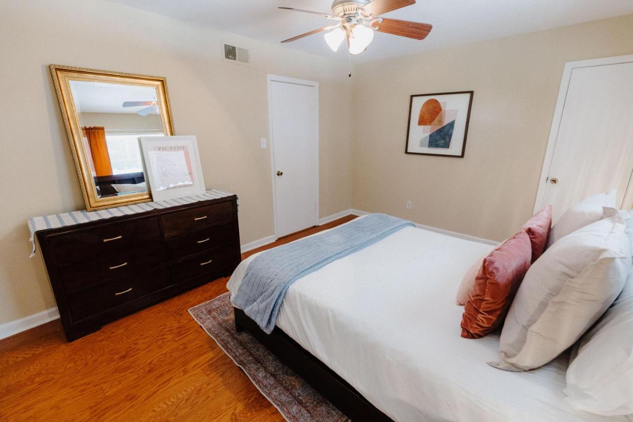 Centrally Located 3Br Overton Square Fast Wifi Free Parking Yes Pets Memphis Bagian luar foto